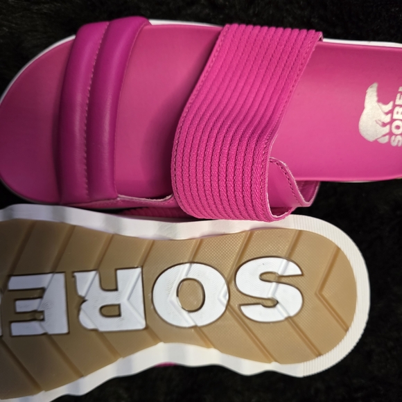 Sorel Women's Pink Slide Sandals - Picture 9 of 10